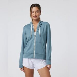 Vuori halo performance hoodie